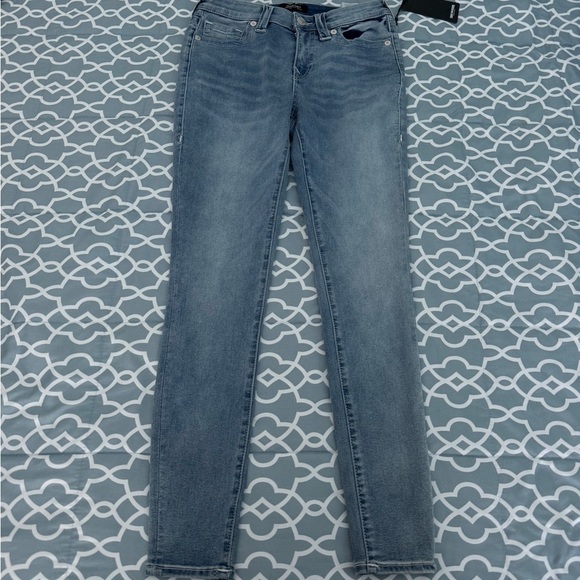 NWT True Religion Jennie Curvy Mid Rise Super Skinny Jean - Picture 2 of 5